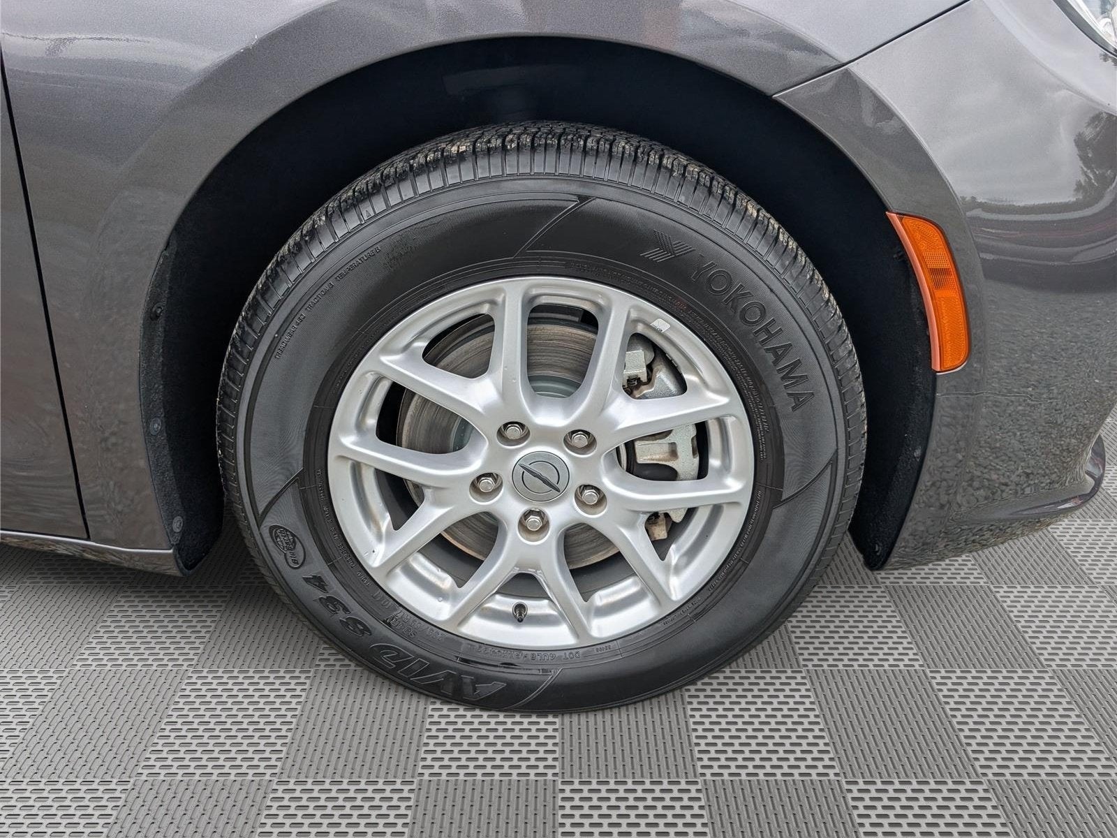 2023 Chrysler Pacifica Touring L