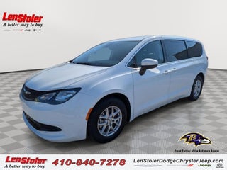 2023 Chrysler Voyager LX