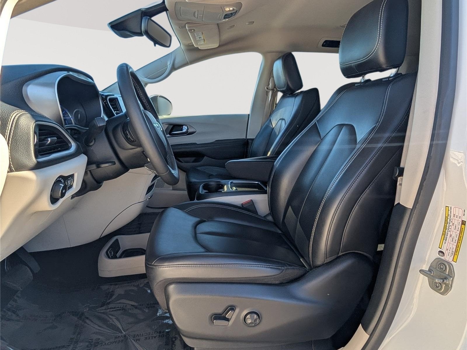 2023 Chrysler Pacifica Hybrid Touring L