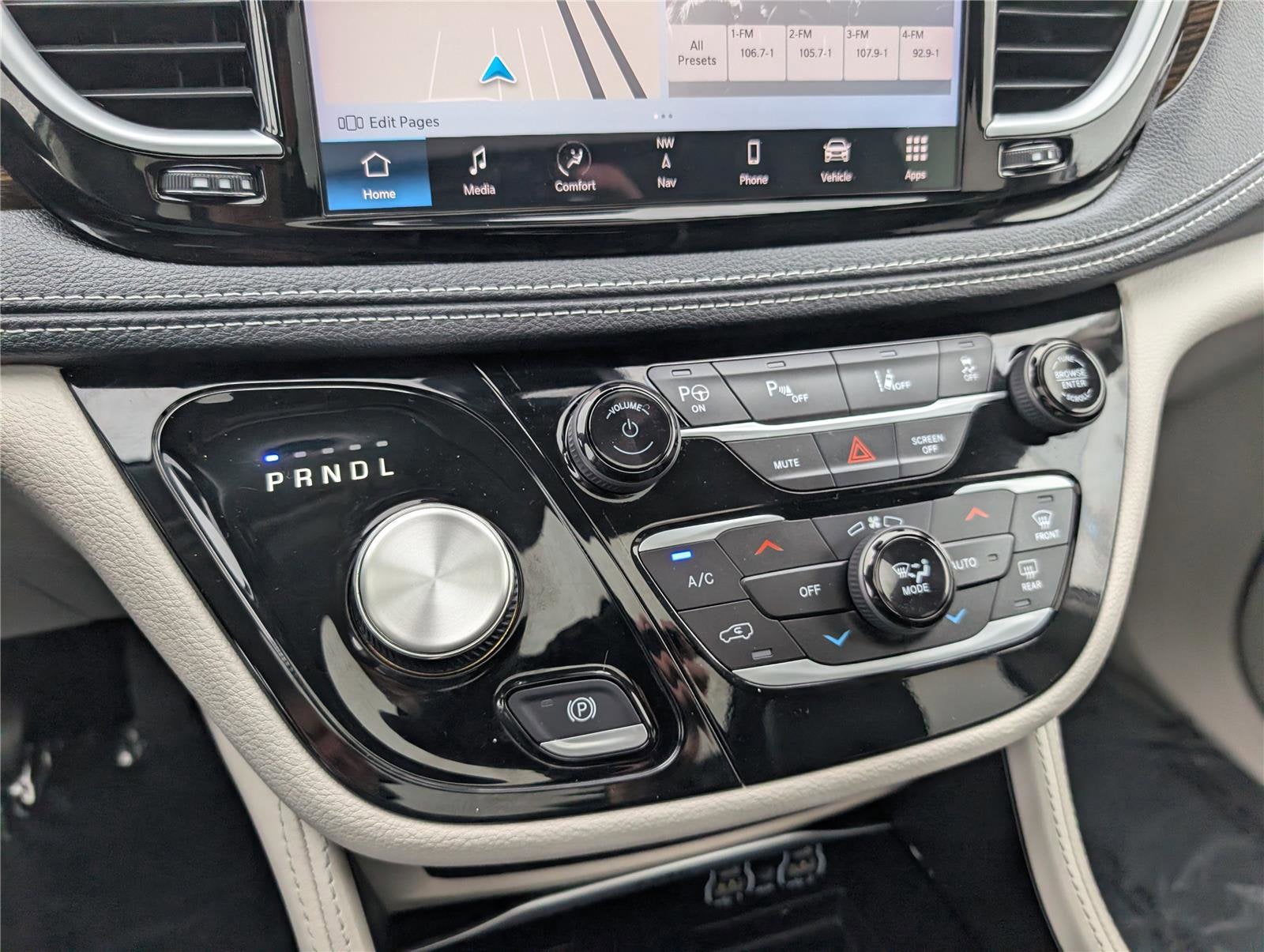2023 Chrysler Pacifica Hybrid Limited