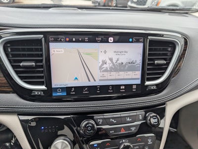 2023 Chrysler Pacifica Hybrid Limited