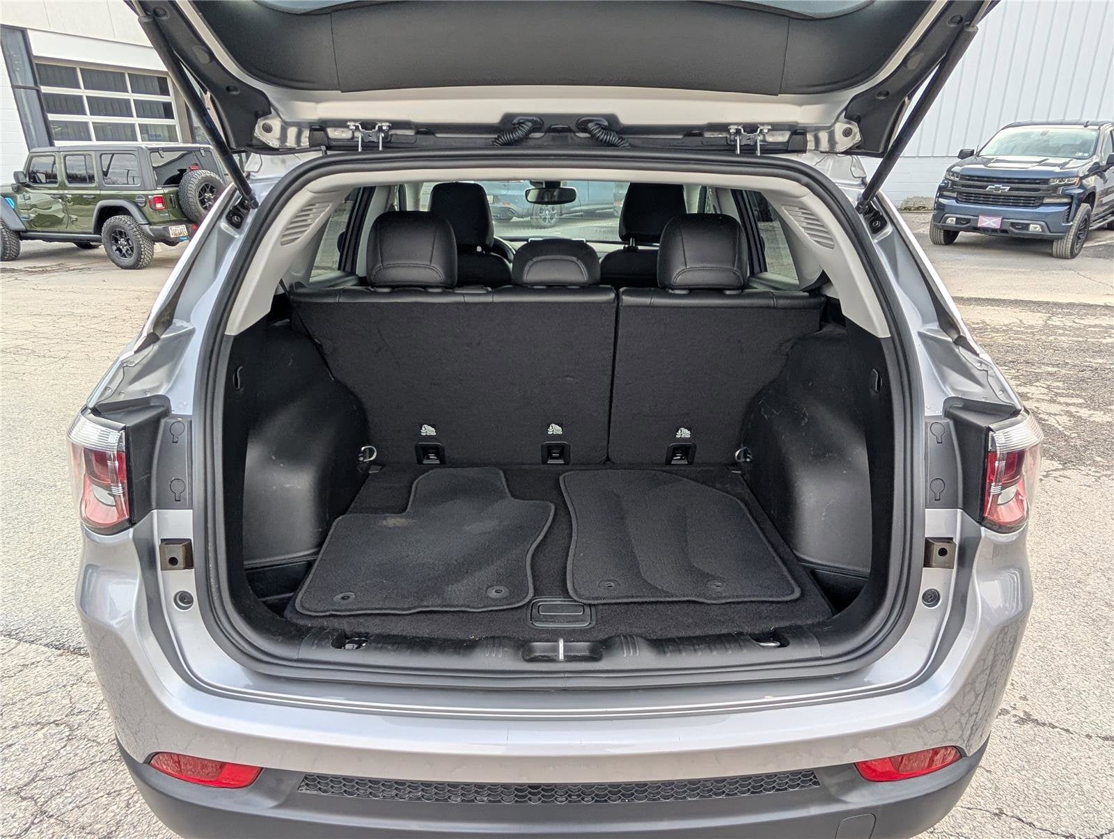 2022 Jeep Compass Latitude Lux