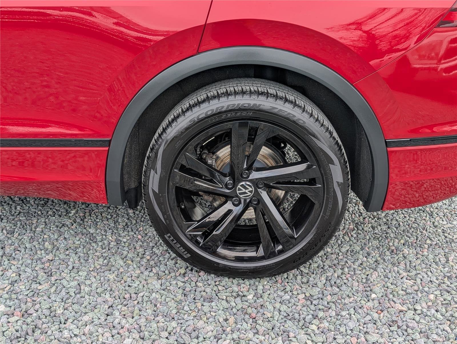 2024 Volkswagen Tiguan SE R-Line Black