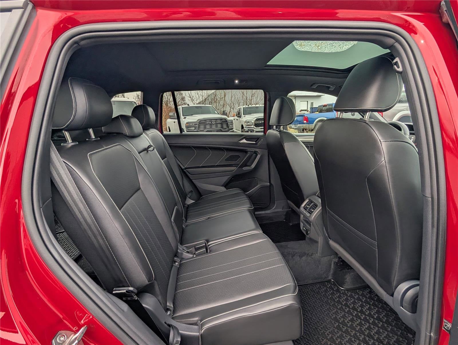 2024 Volkswagen Tiguan SE R-Line Black