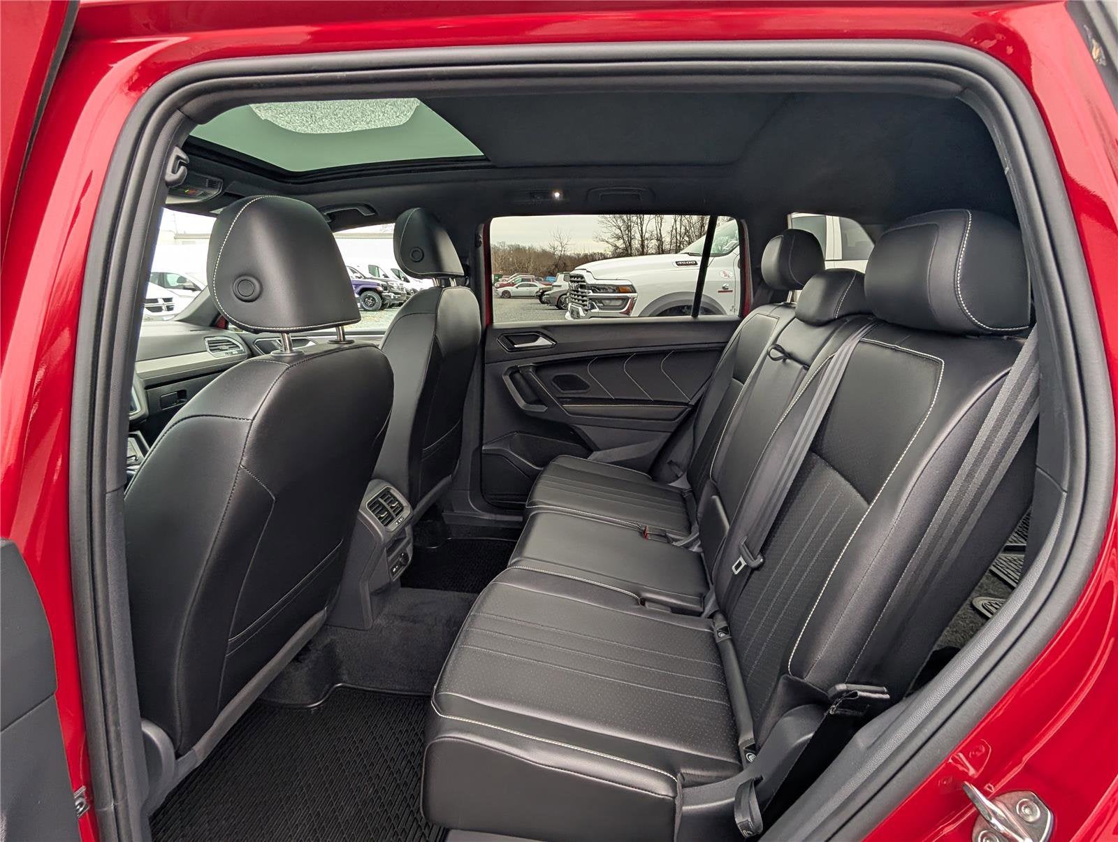 2024 Volkswagen Tiguan SE R-Line Black