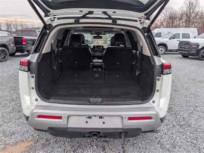 2022 Nissan Pathfinder SL