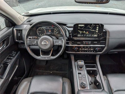 2022 Nissan Pathfinder SL