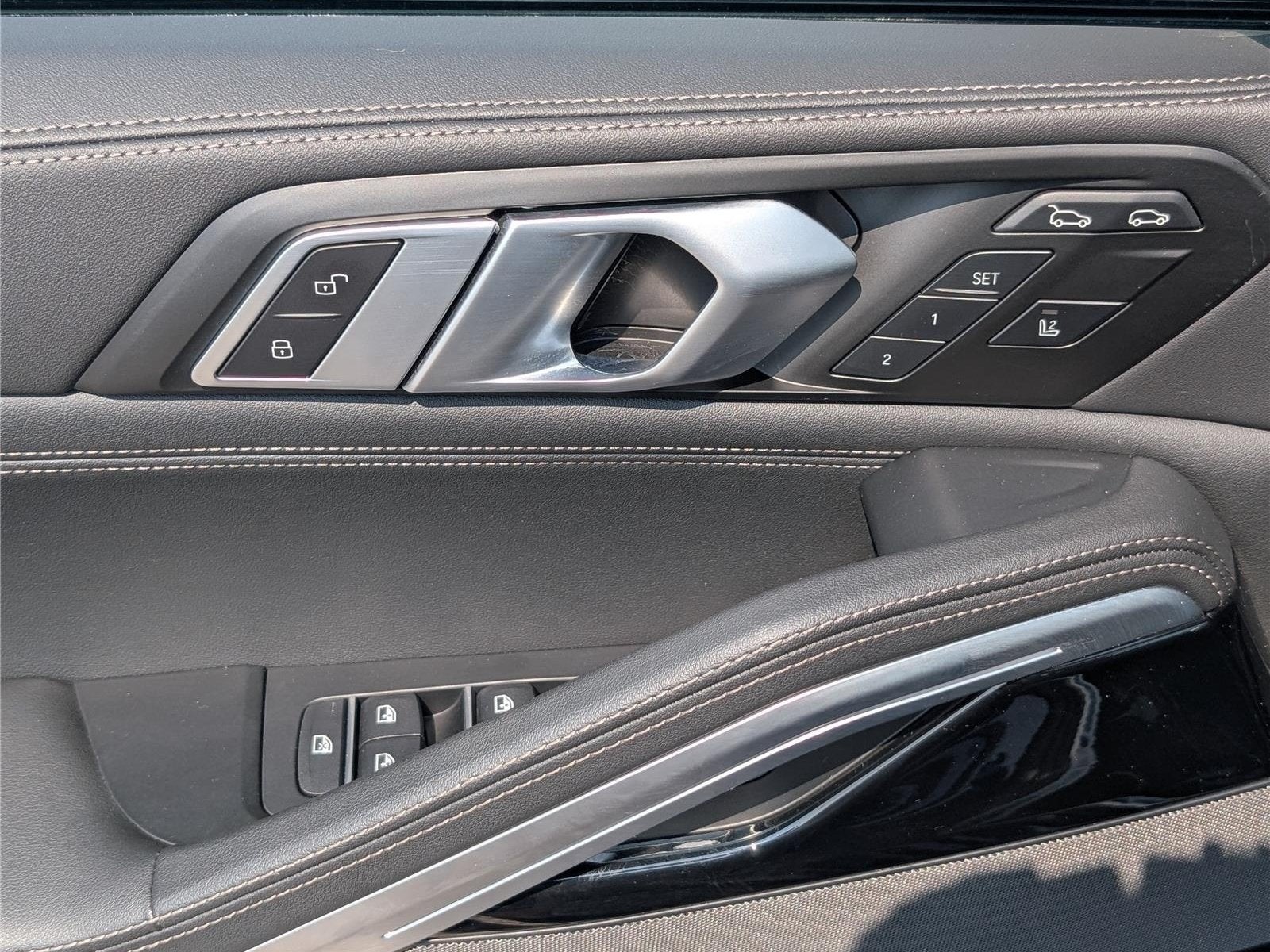 2025 BMW X6 M60i