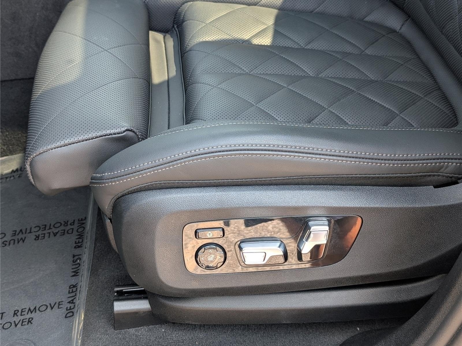 2025 BMW X6 M60i