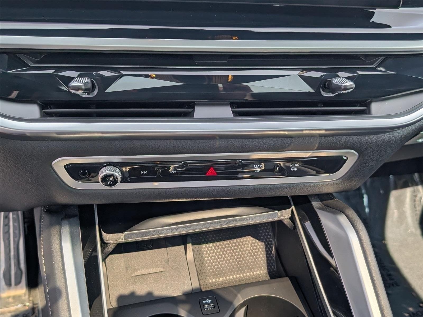 2025 BMW X6 M60i