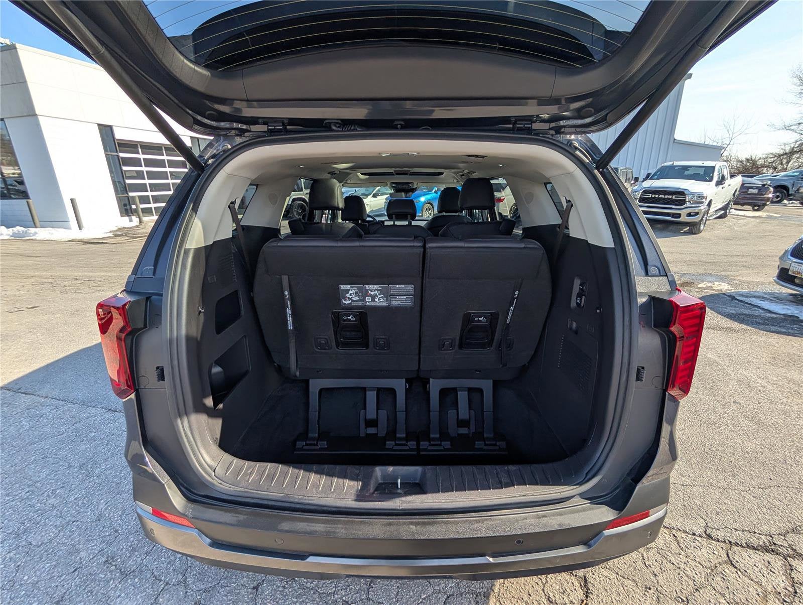 2025 Kia Carnival SX