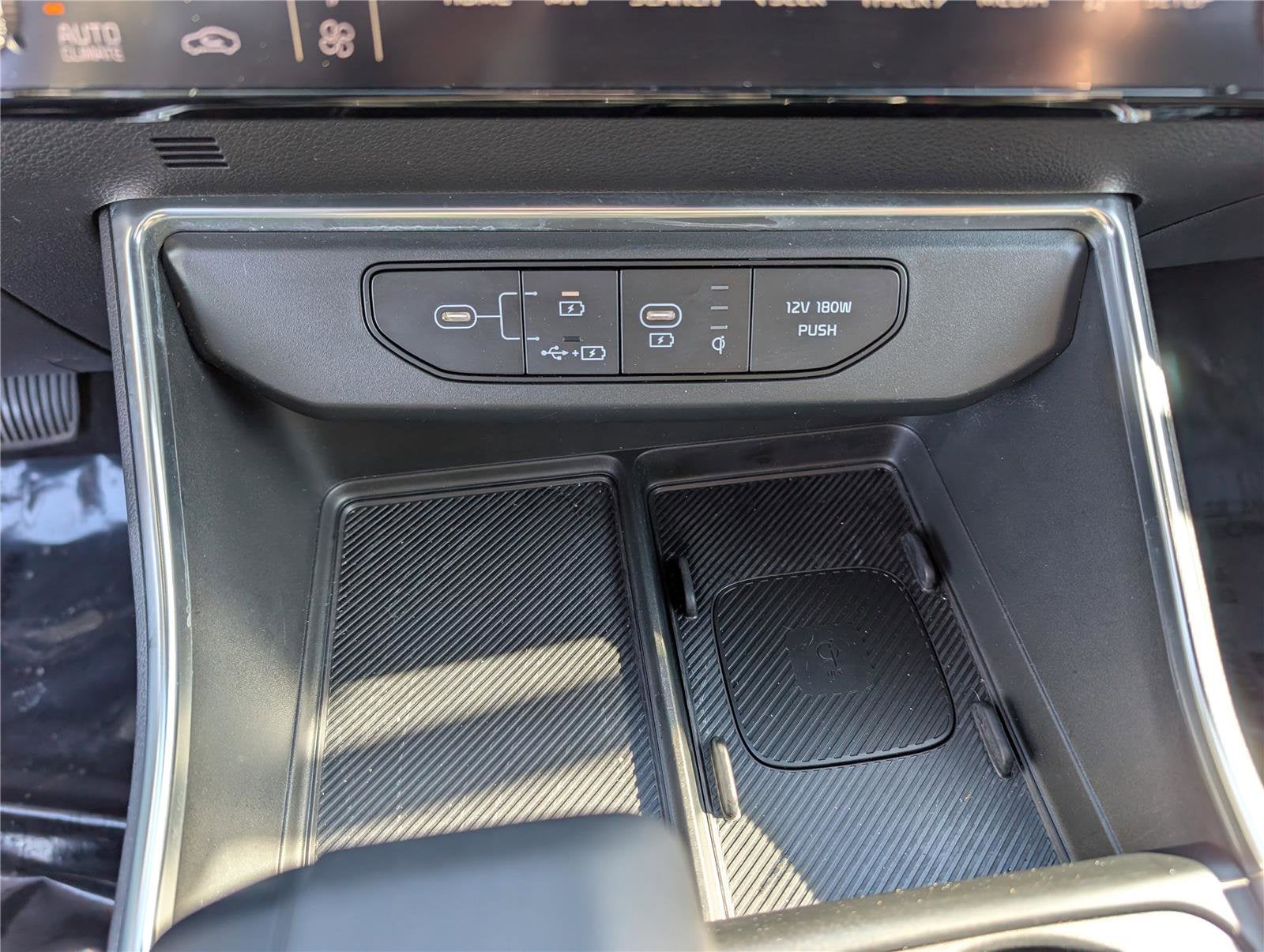 2025 Kia Carnival SX