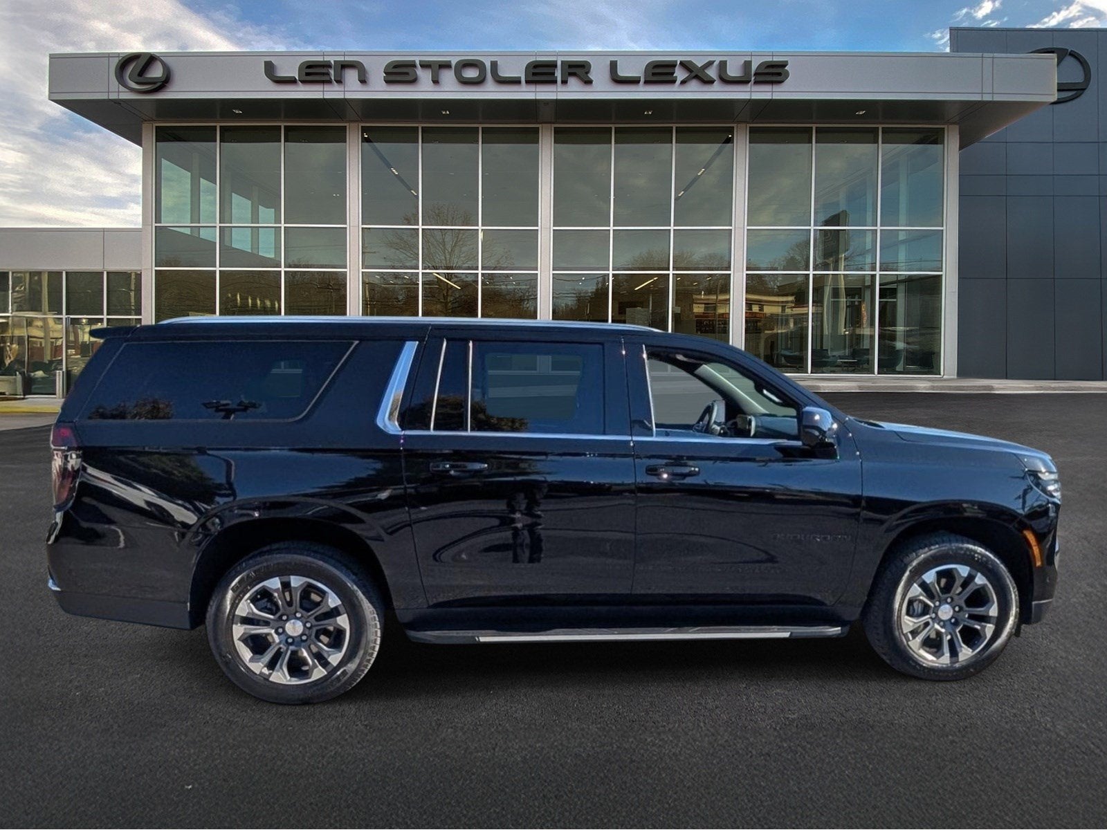 2025 Chevrolet Suburban LS