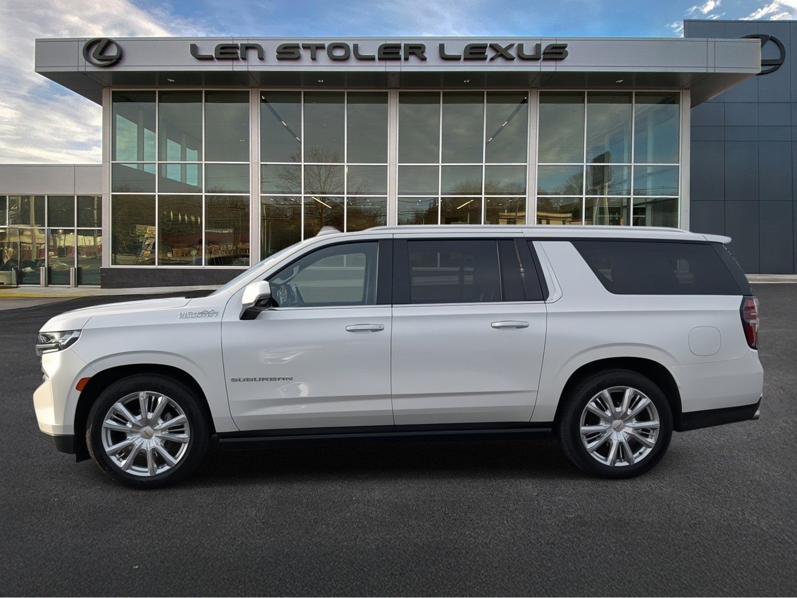 2022 Chevrolet Suburban High Country