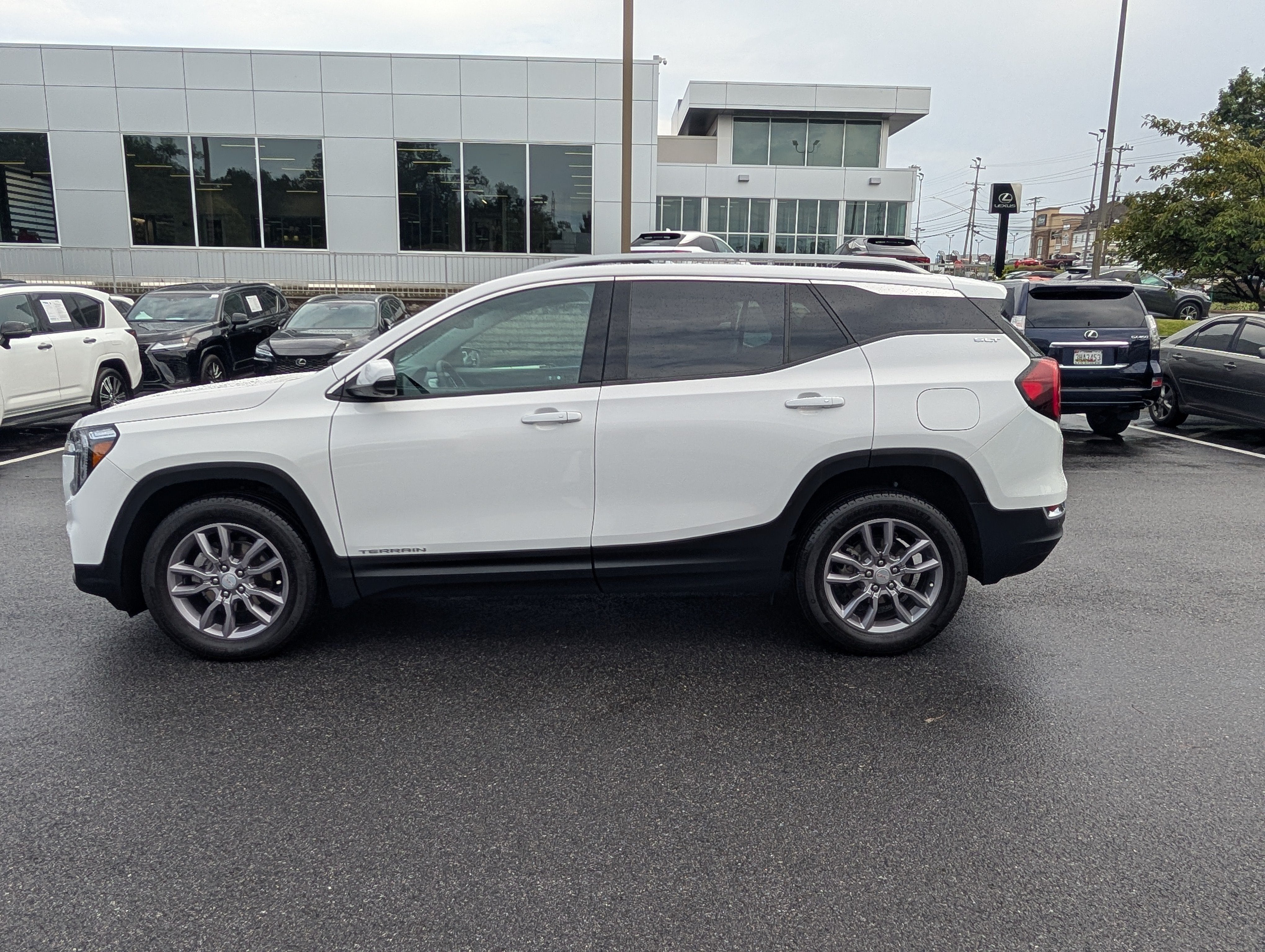 2023 GMC Terrain SLT