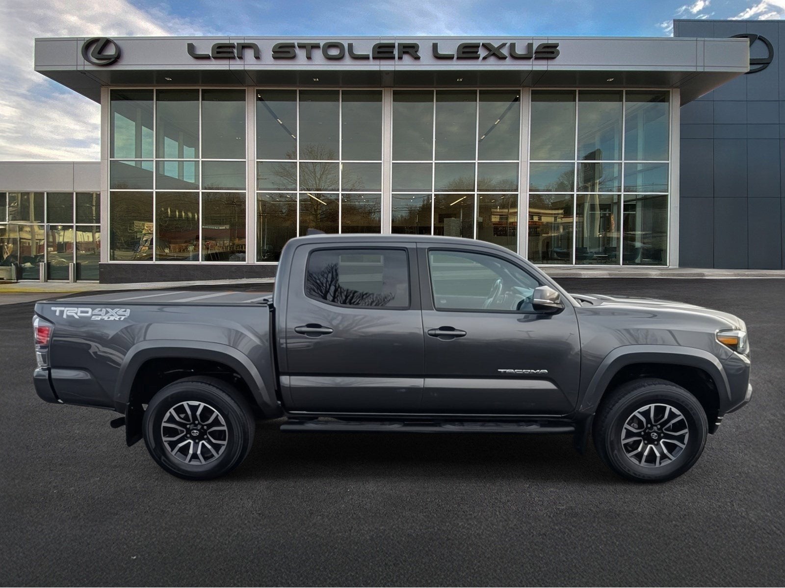 2022 Toyota Tacoma 4WD SR