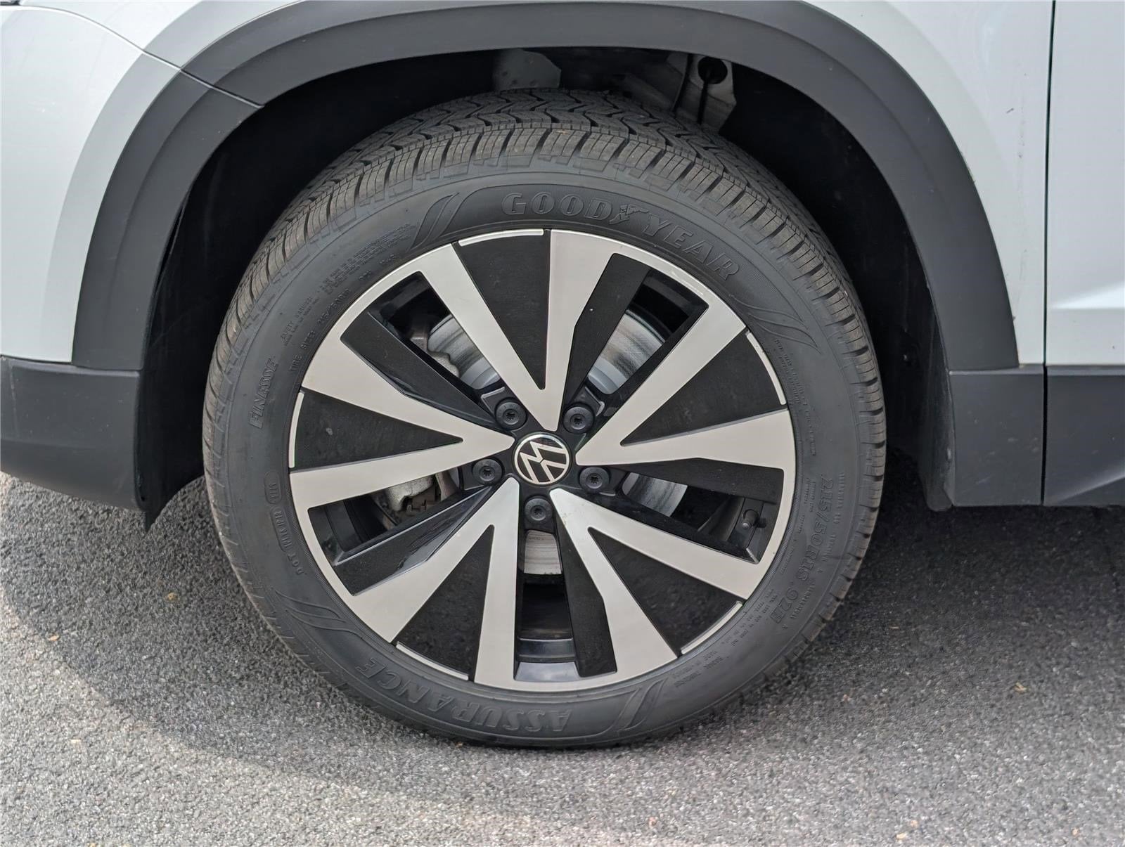 2024 Volkswagen Taos SE