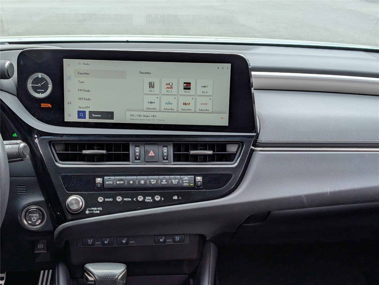 2024 Lexus ES ES 300h F SPORT Handling