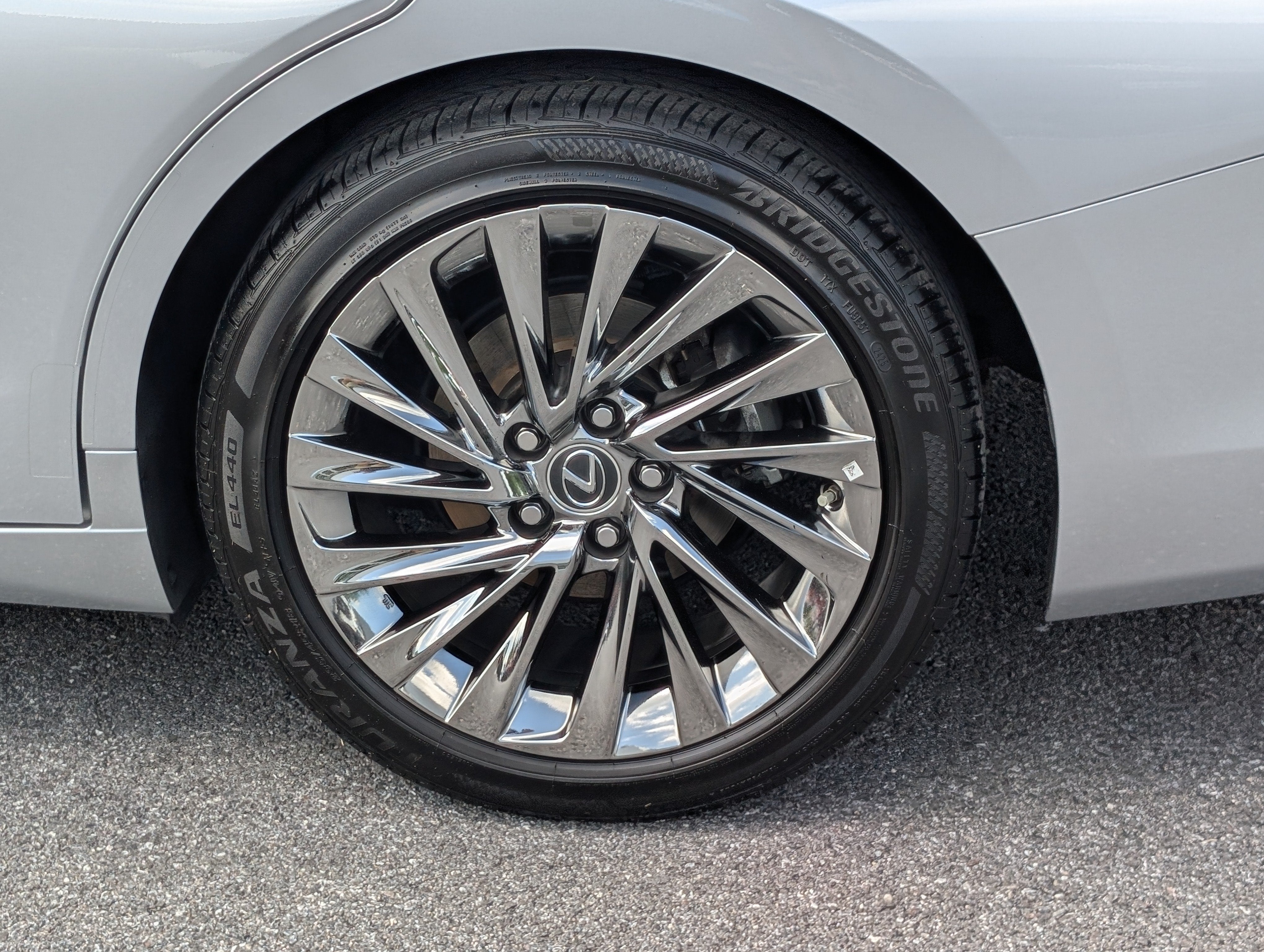2025 Lexus ES 300h Luxury FWD