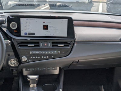 2025 Lexus ES 300h Luxury FWD
