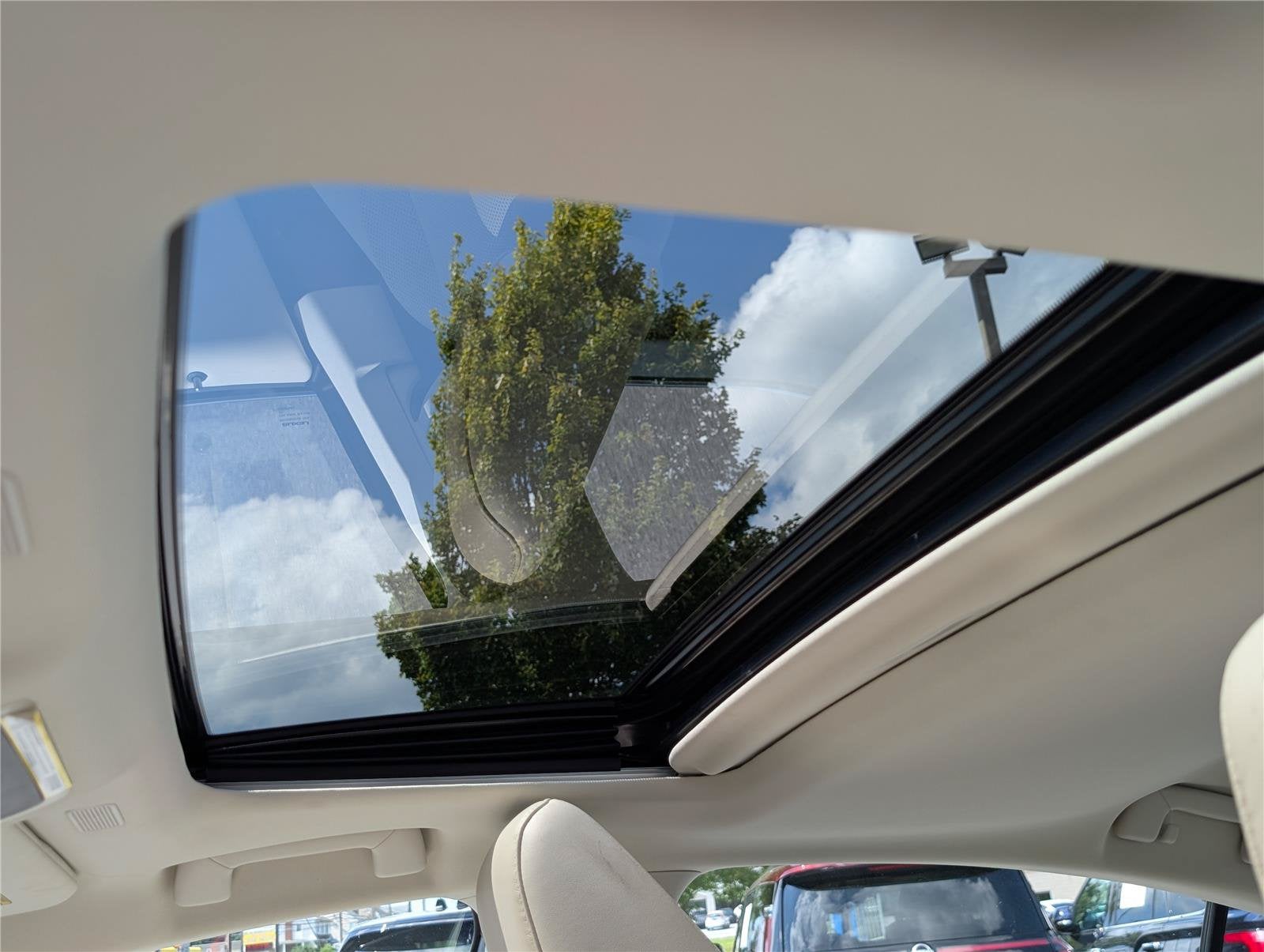 2025 Lexus ES 300h Luxury FWD