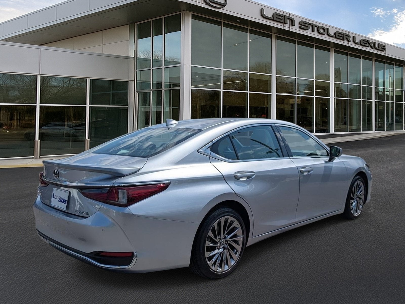 2025 Lexus ES 300h Luxury FWD
