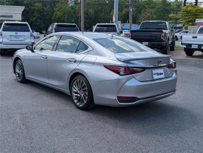 2025 Lexus ES 300h Luxury FWD