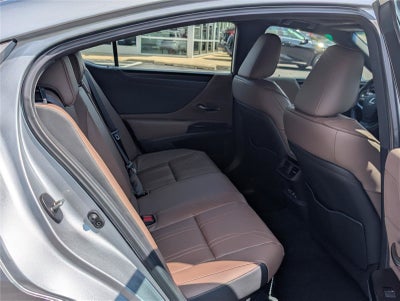 2025 Lexus ES 300h Luxury FWD