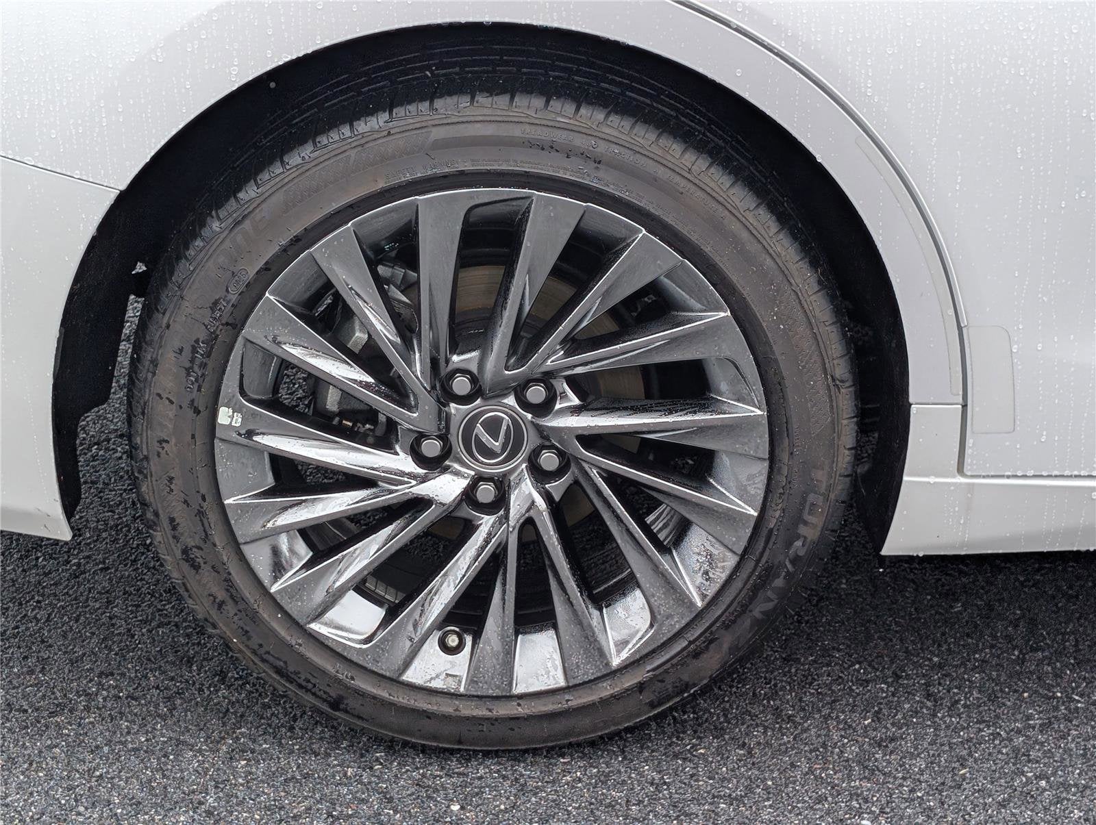 2025 Lexus ES 300h Luxury FWD