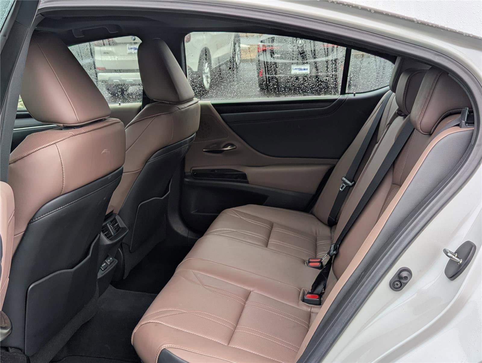 2025 Lexus ES 300h Luxury FWD