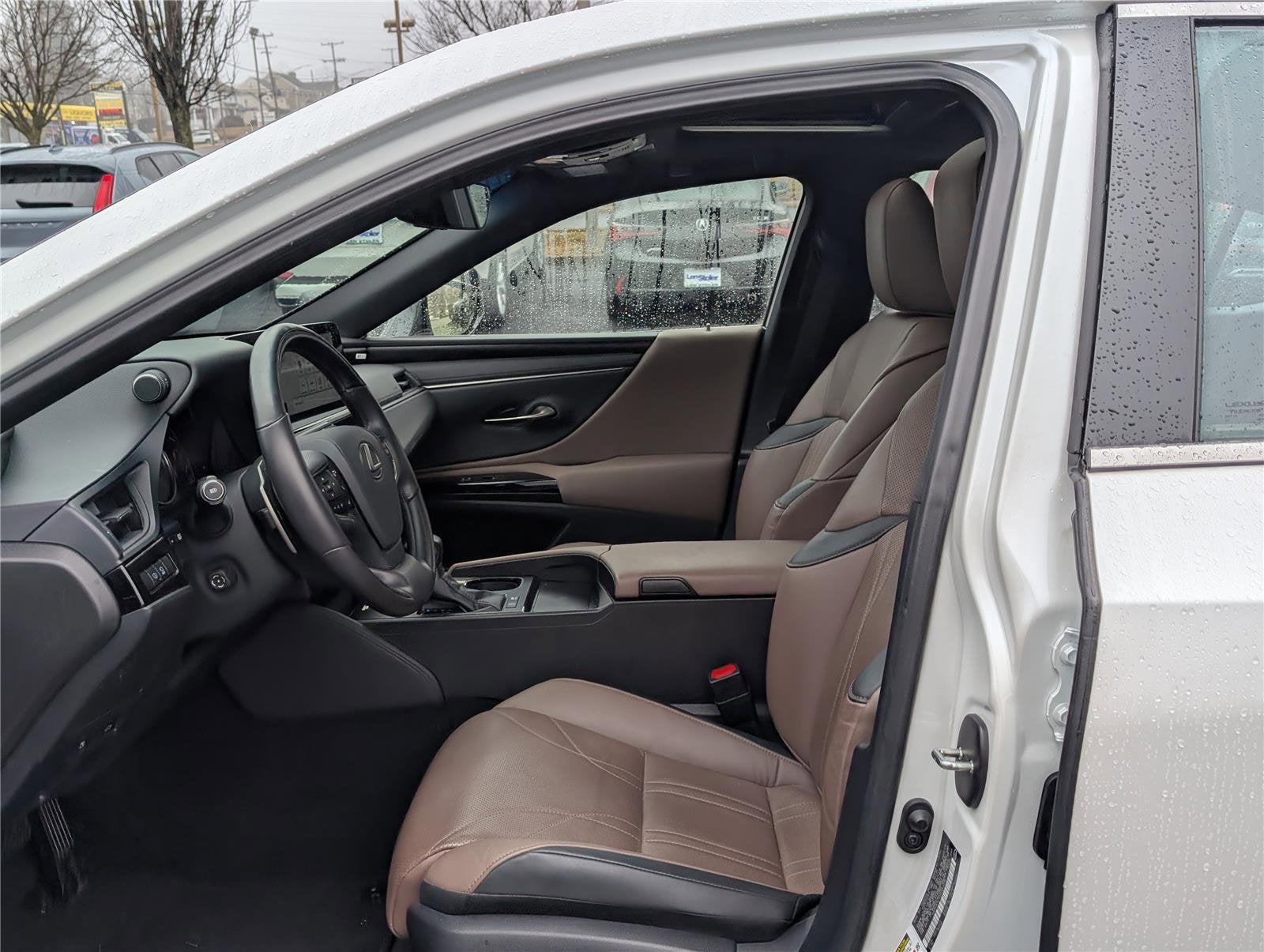 2025 Lexus ES 300h Luxury FWD