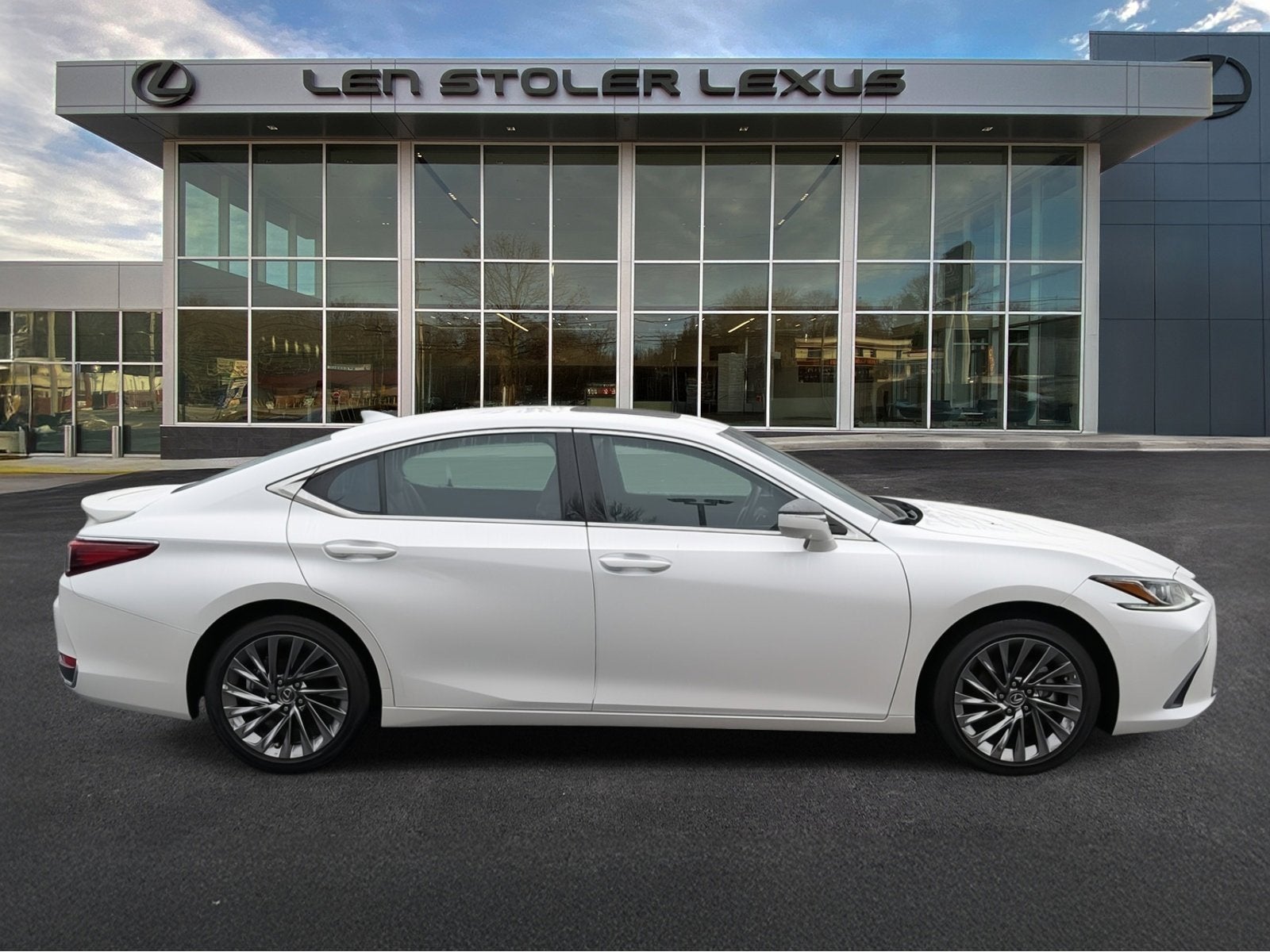 2025 Lexus ES 300h Luxury FWD