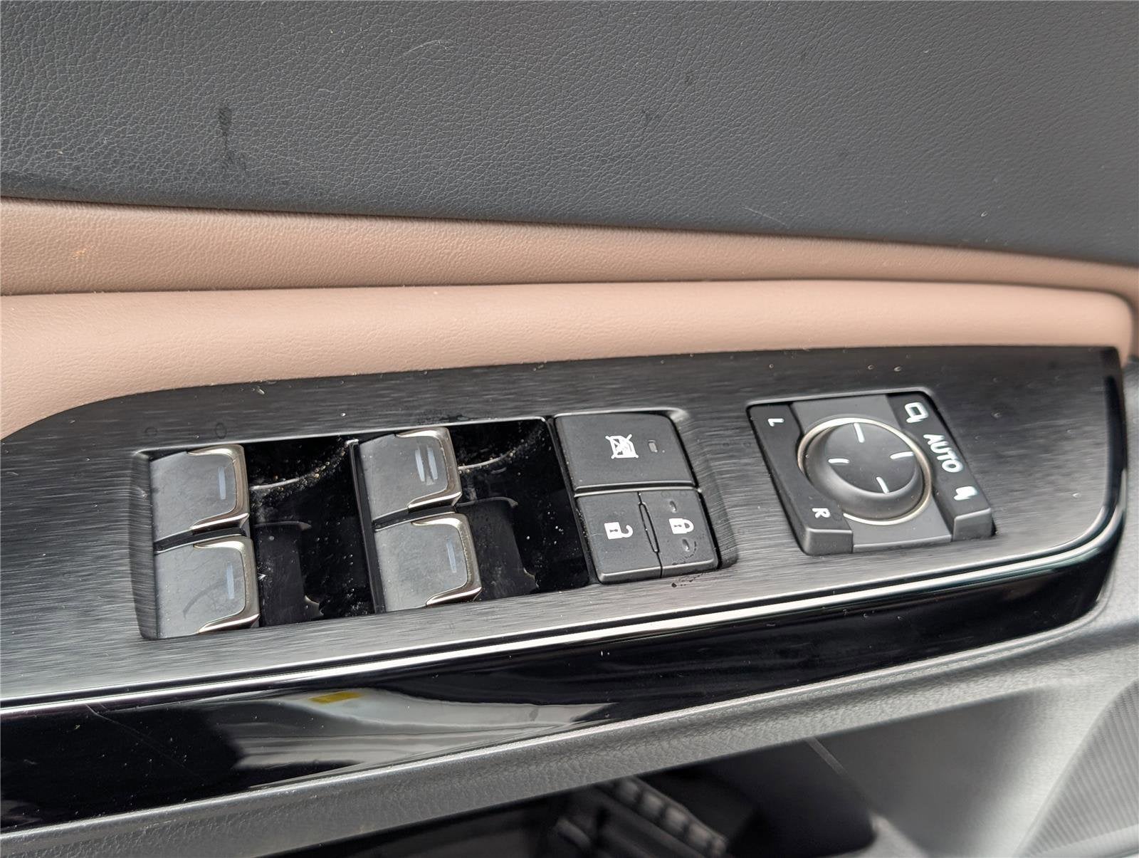 2025 Lexus ES 300h Luxury FWD