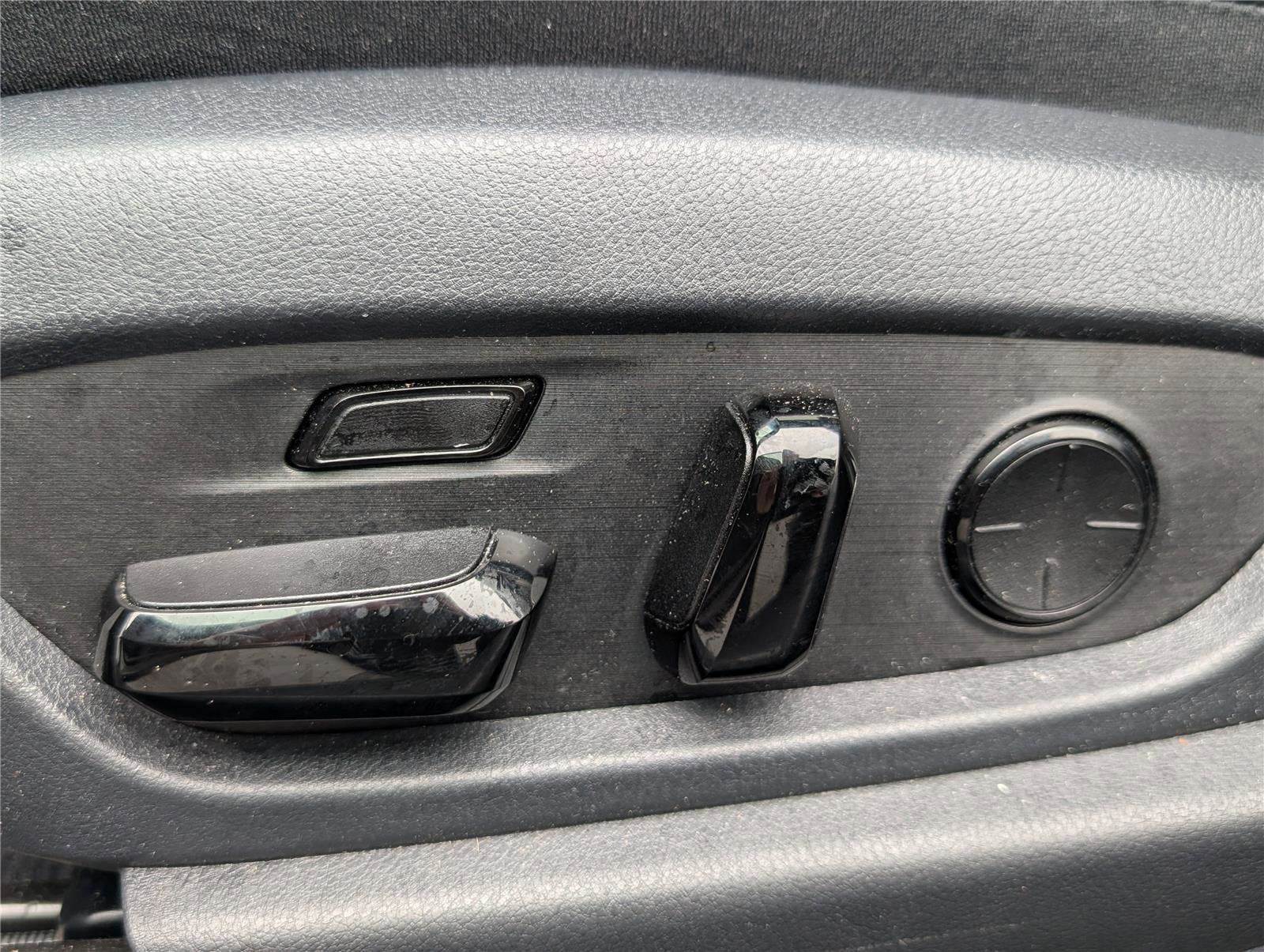 2025 Lexus ES 300h Luxury FWD