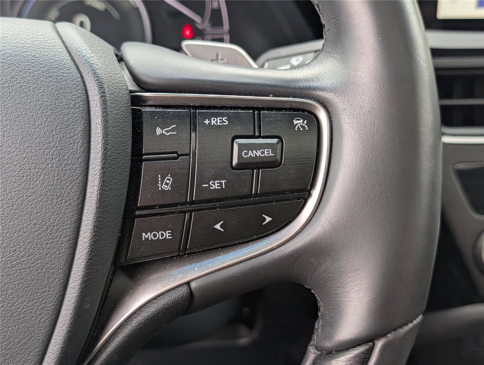 2025 Lexus ES 300h Luxury FWD