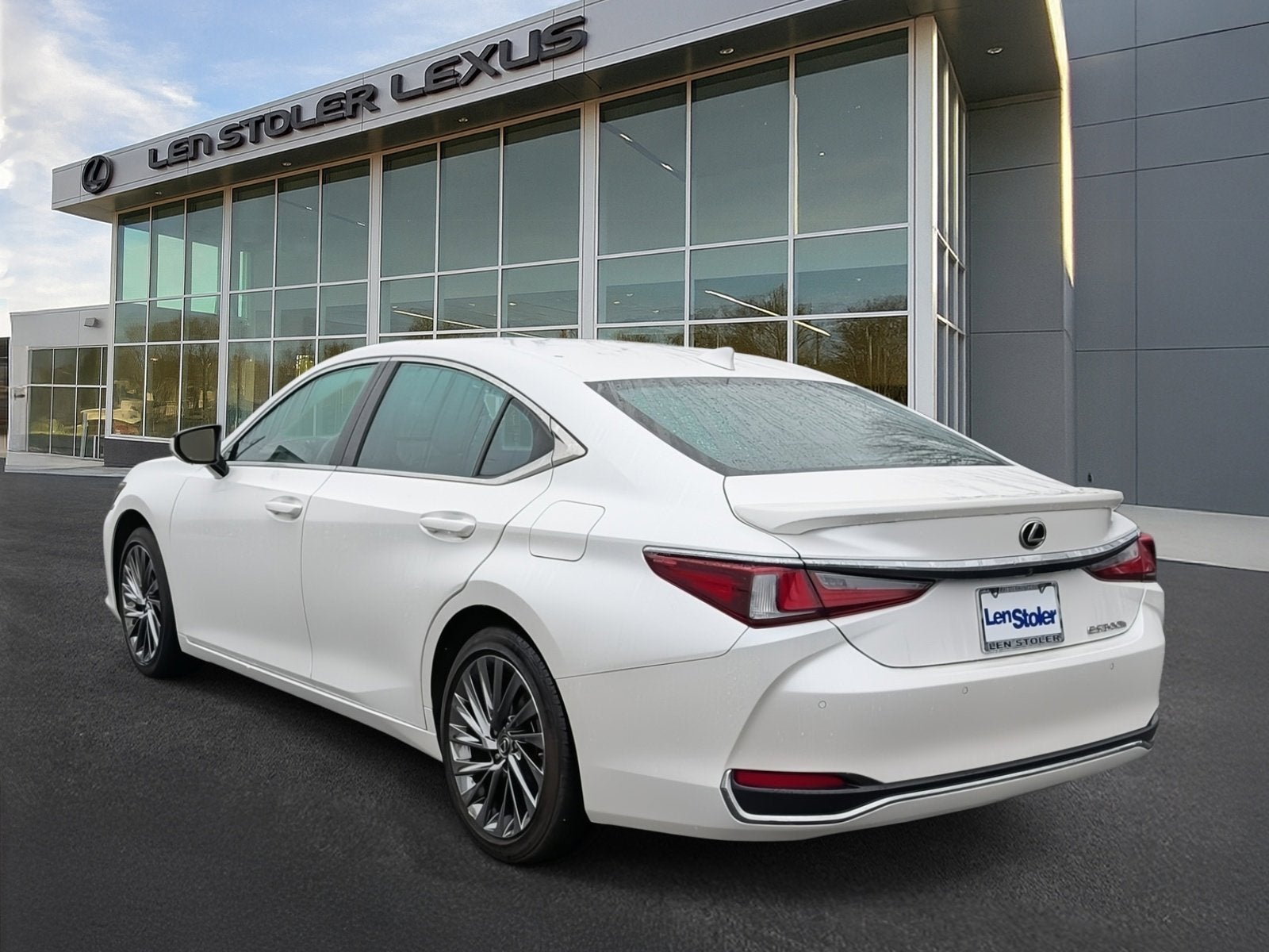 2025 Lexus ES 300h Luxury FWD