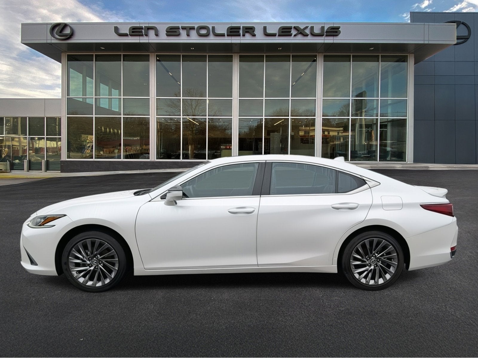 2025 Lexus ES 300h Luxury FWD