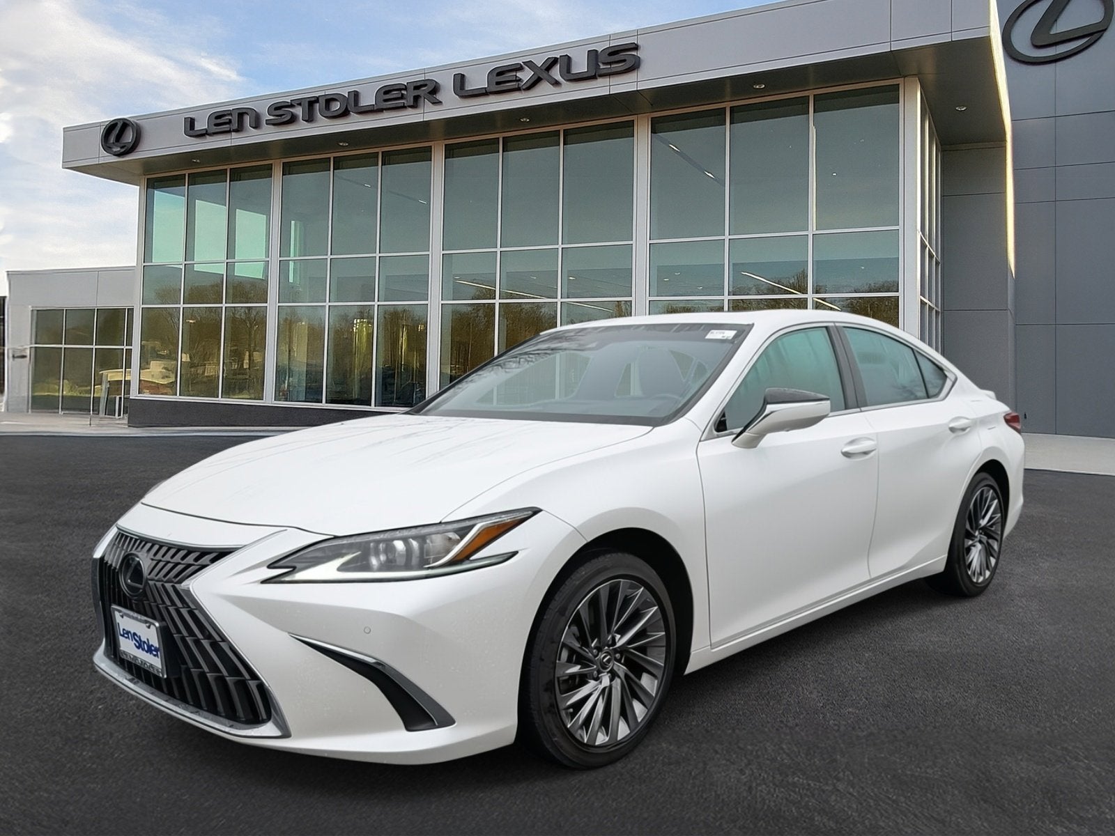 2025 Lexus ES 300h Luxury FWD