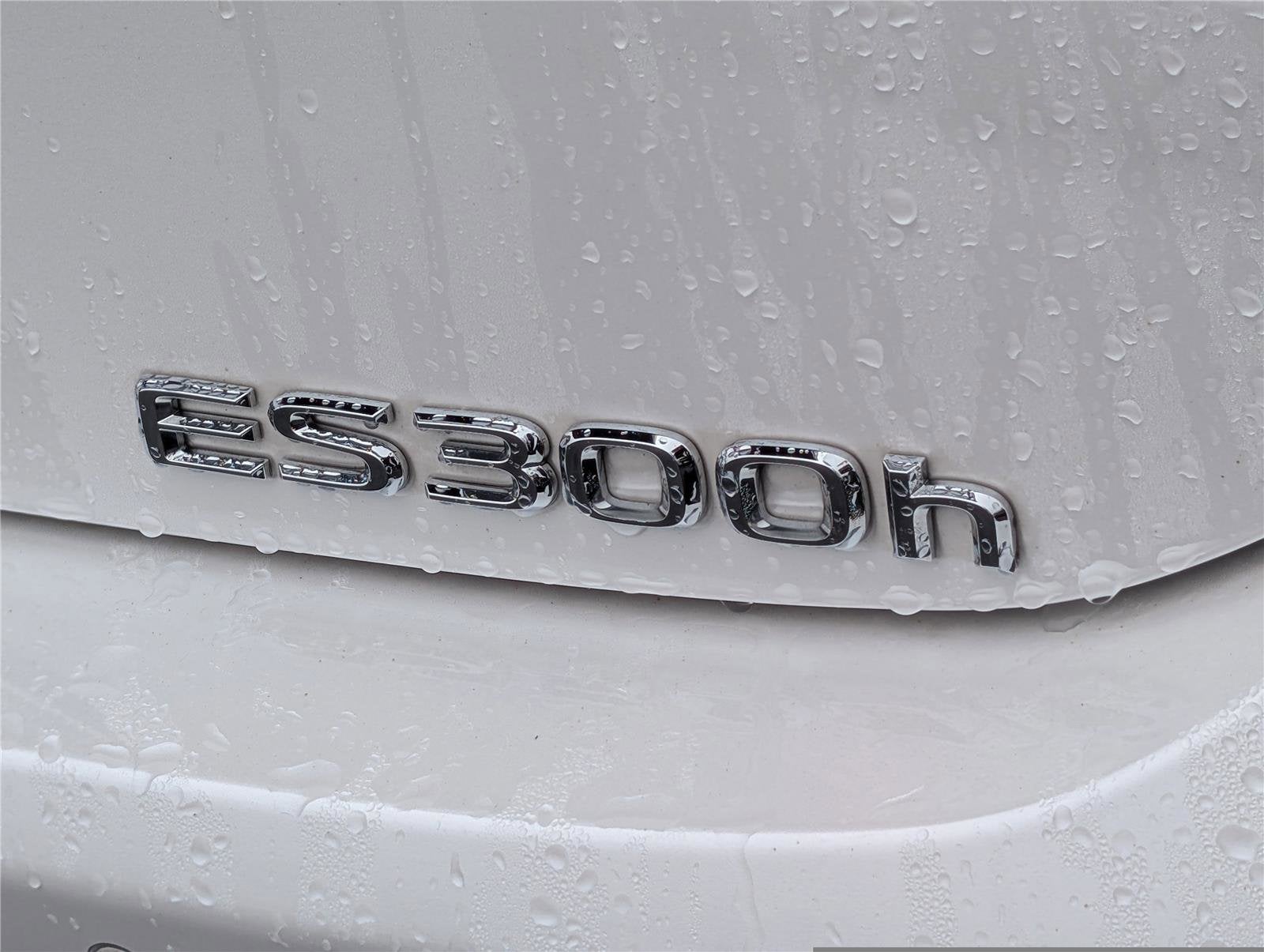 2025 Lexus ES 300h Luxury FWD