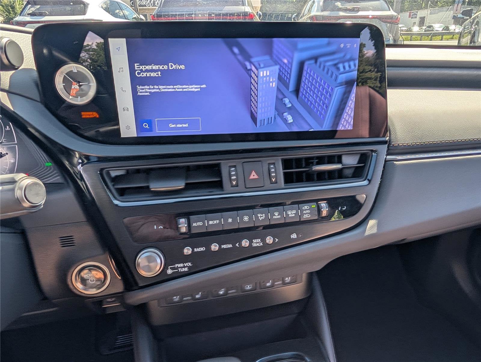 2025 Lexus ES 300h Luxury FWD