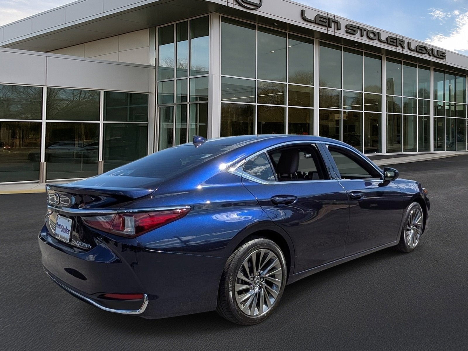 2025 Lexus ES 300h Luxury FWD