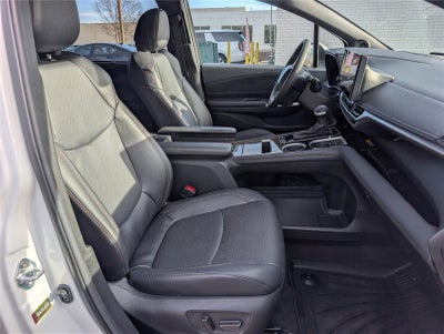 2025 Toyota Sienna Platinum