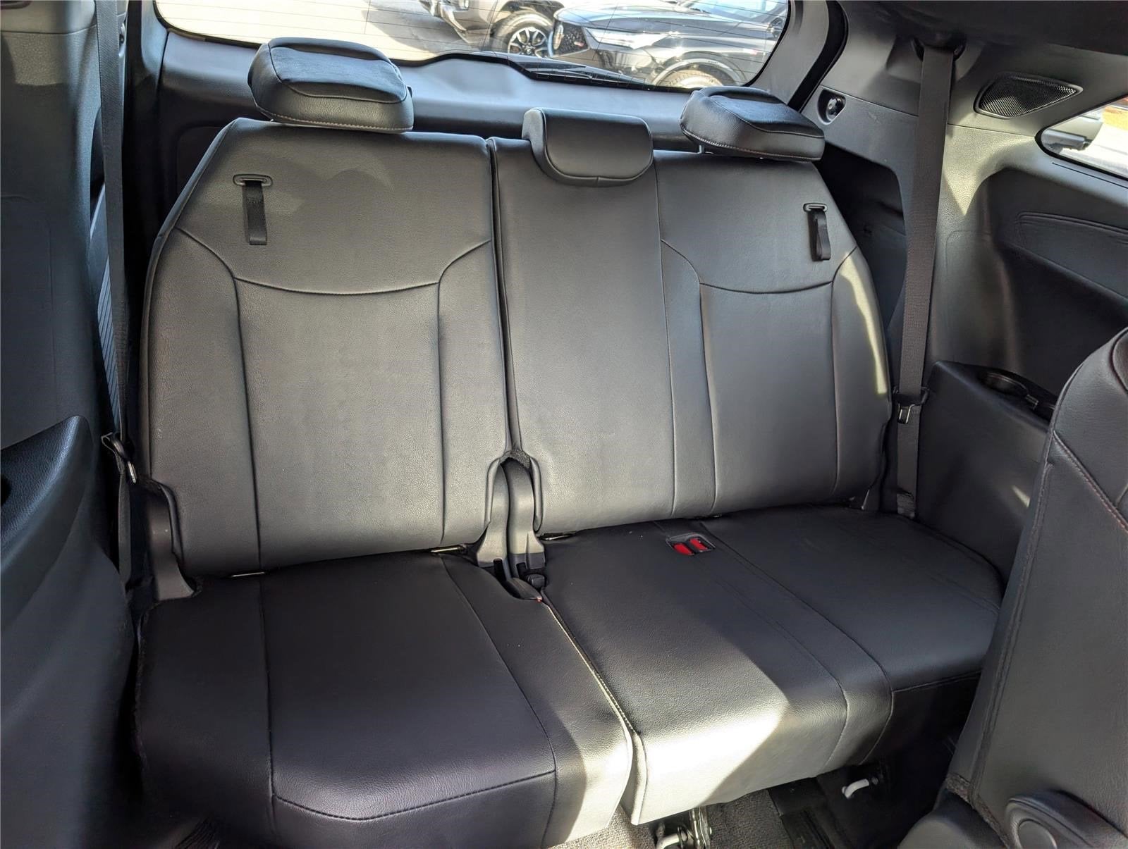 2025 Toyota Sienna Platinum