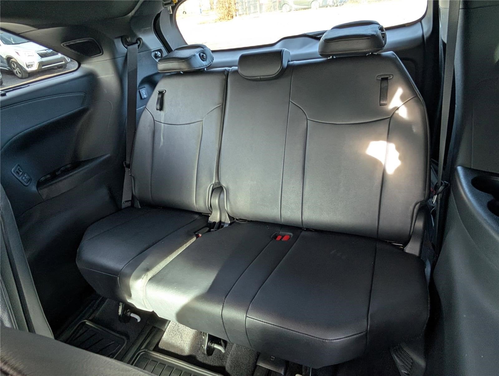 2025 Toyota Sienna Platinum