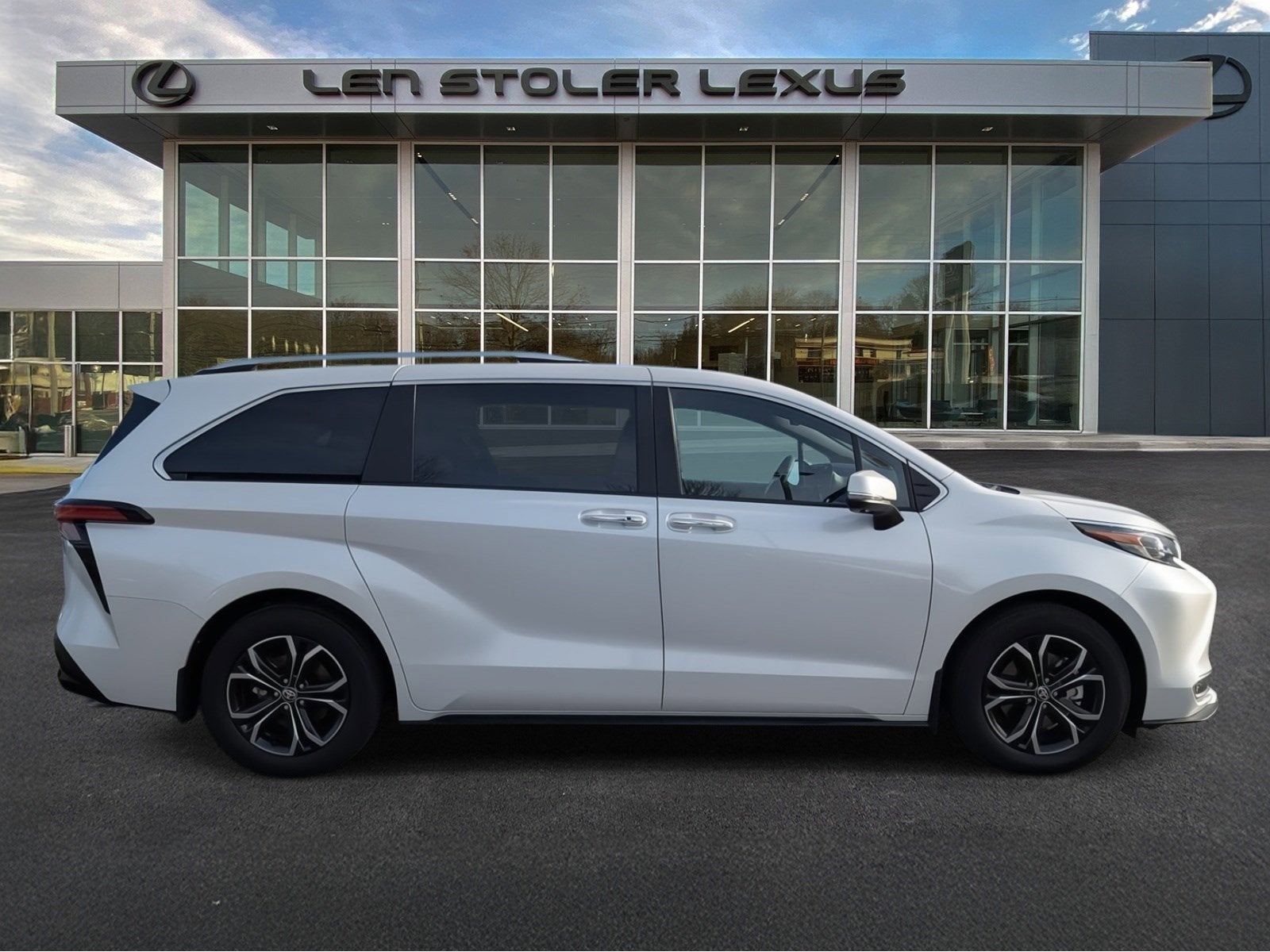 2025 Toyota Sienna Platinum