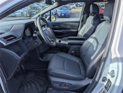 2025 Toyota Sienna Platinum