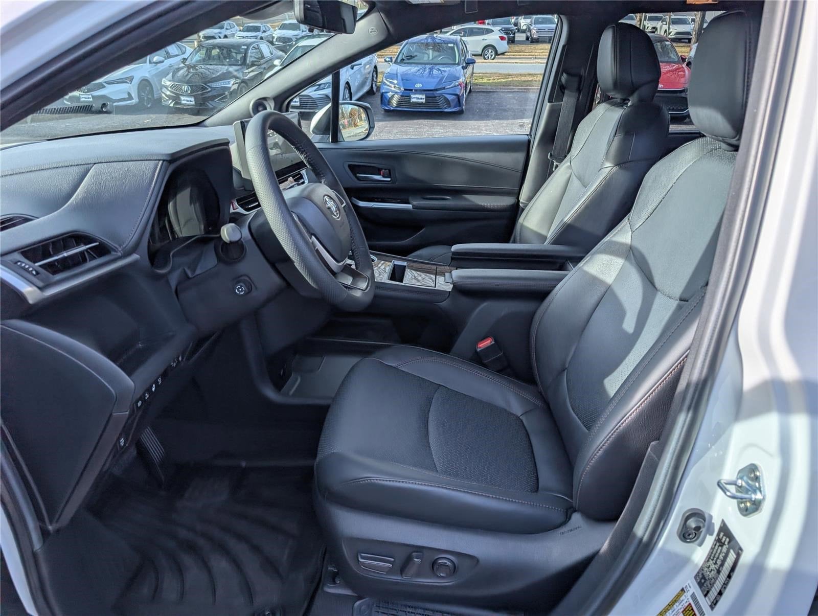 2025 Toyota Sienna Platinum