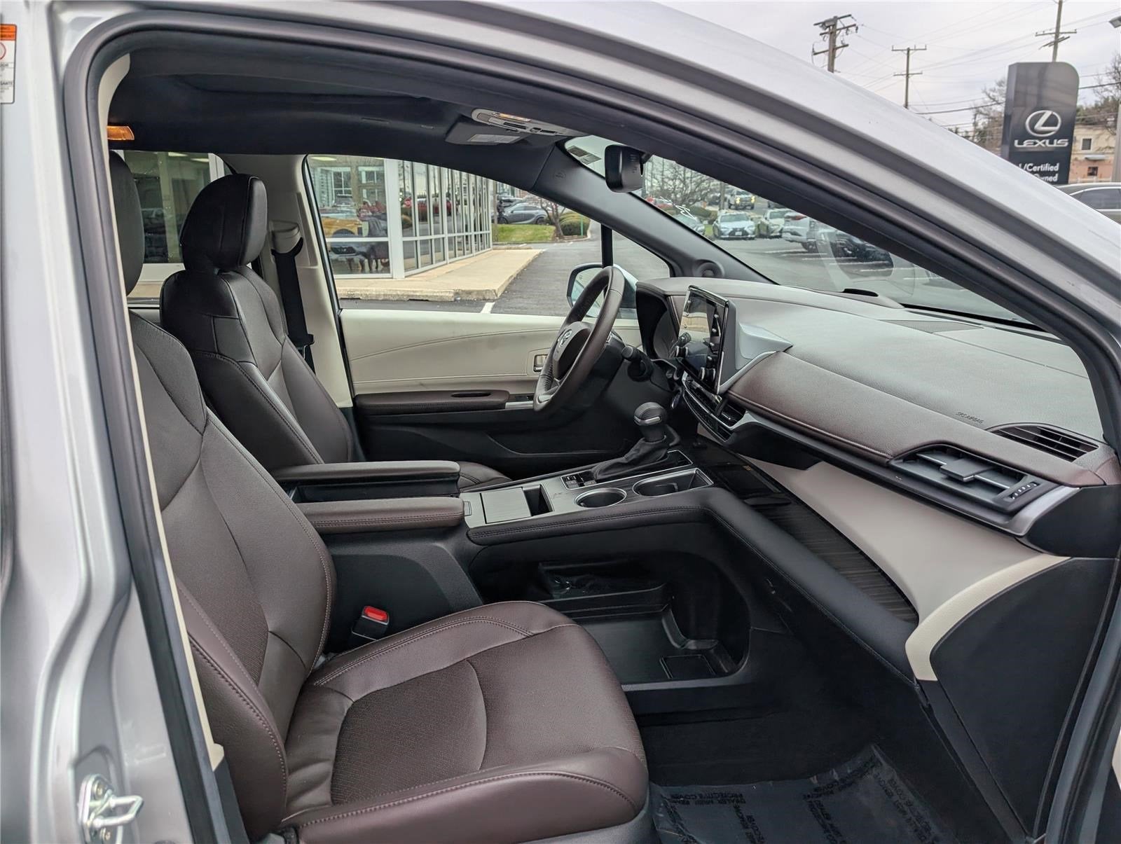 2024 Toyota Sienna Platinum