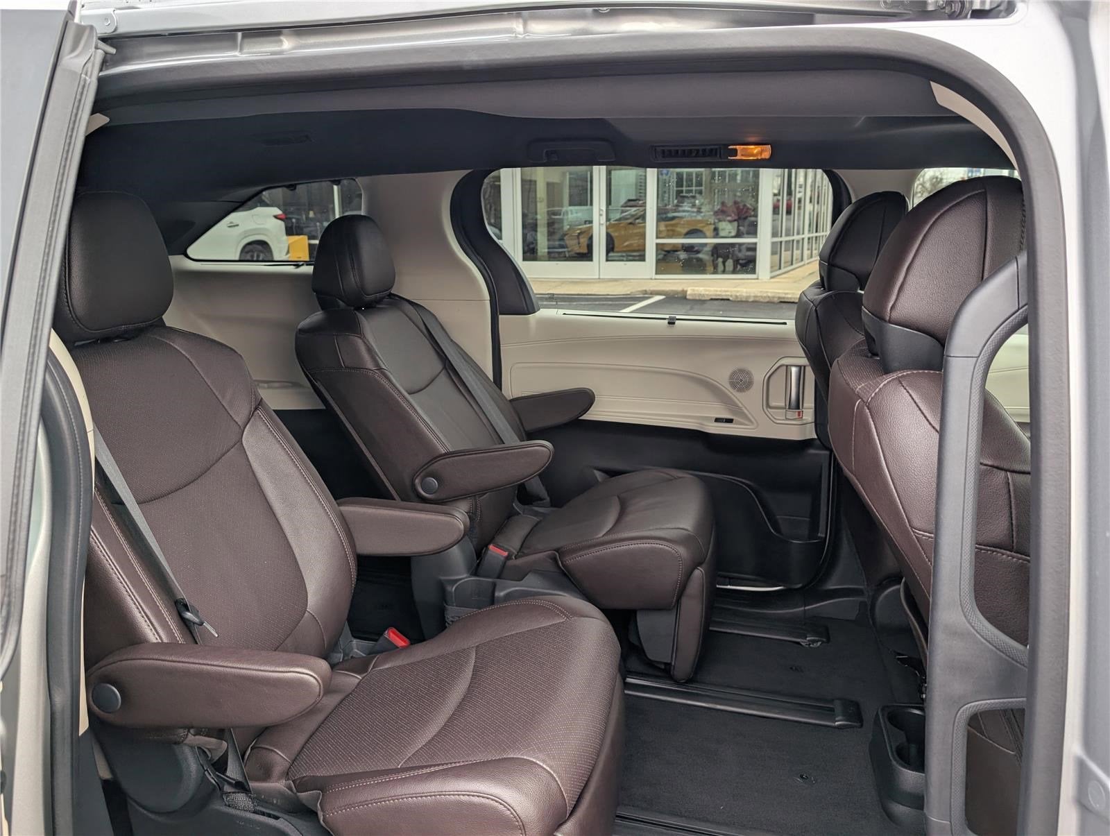 2024 Toyota Sienna Platinum