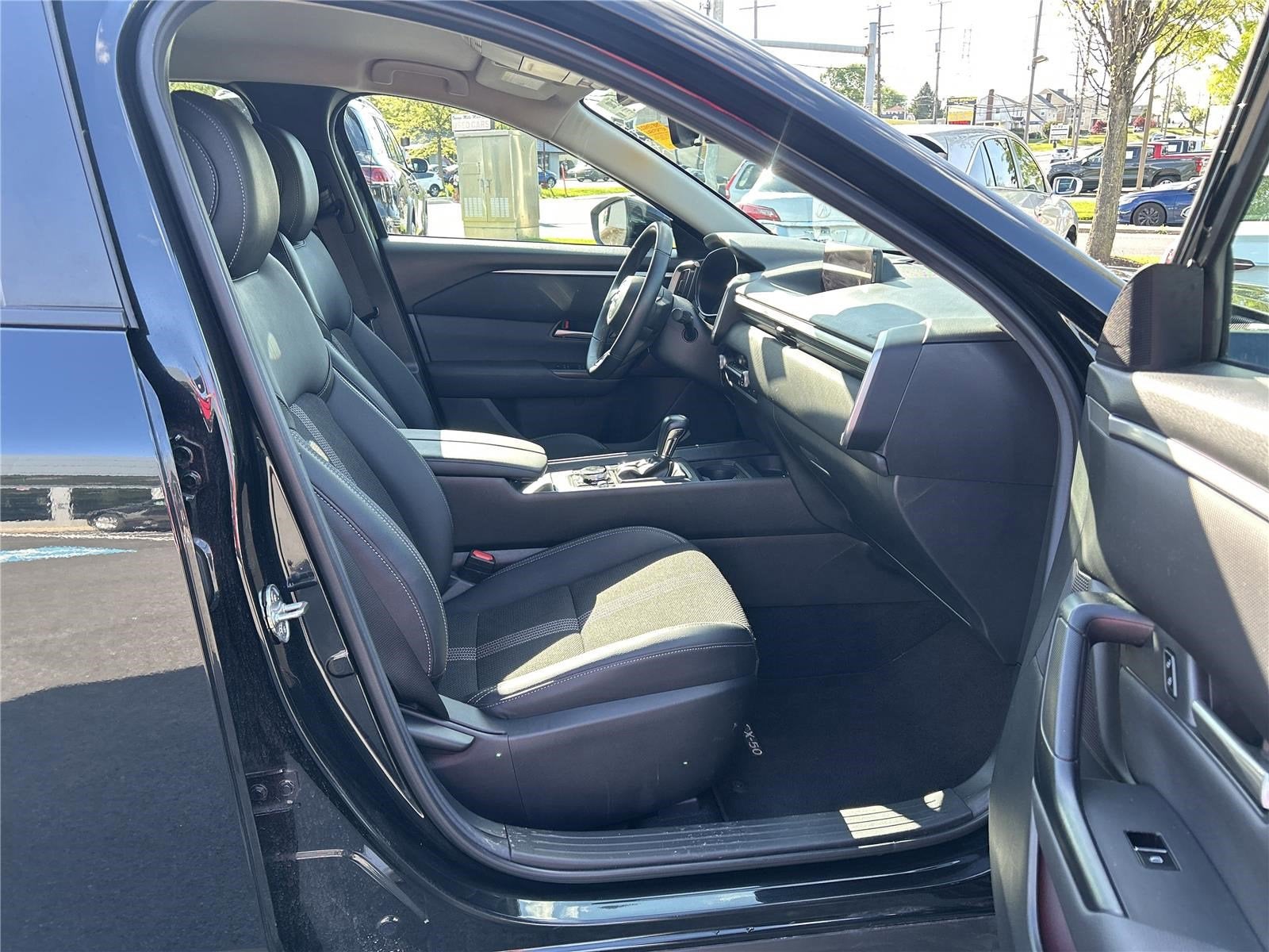 2025 Mazda Mazda CX-50 2.5 S Preferred Package